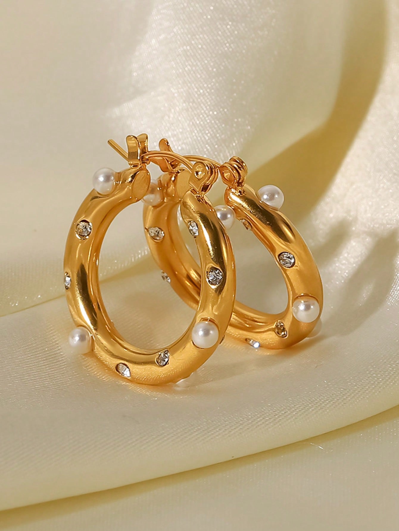 Pearl Elegance Hoop Earrings