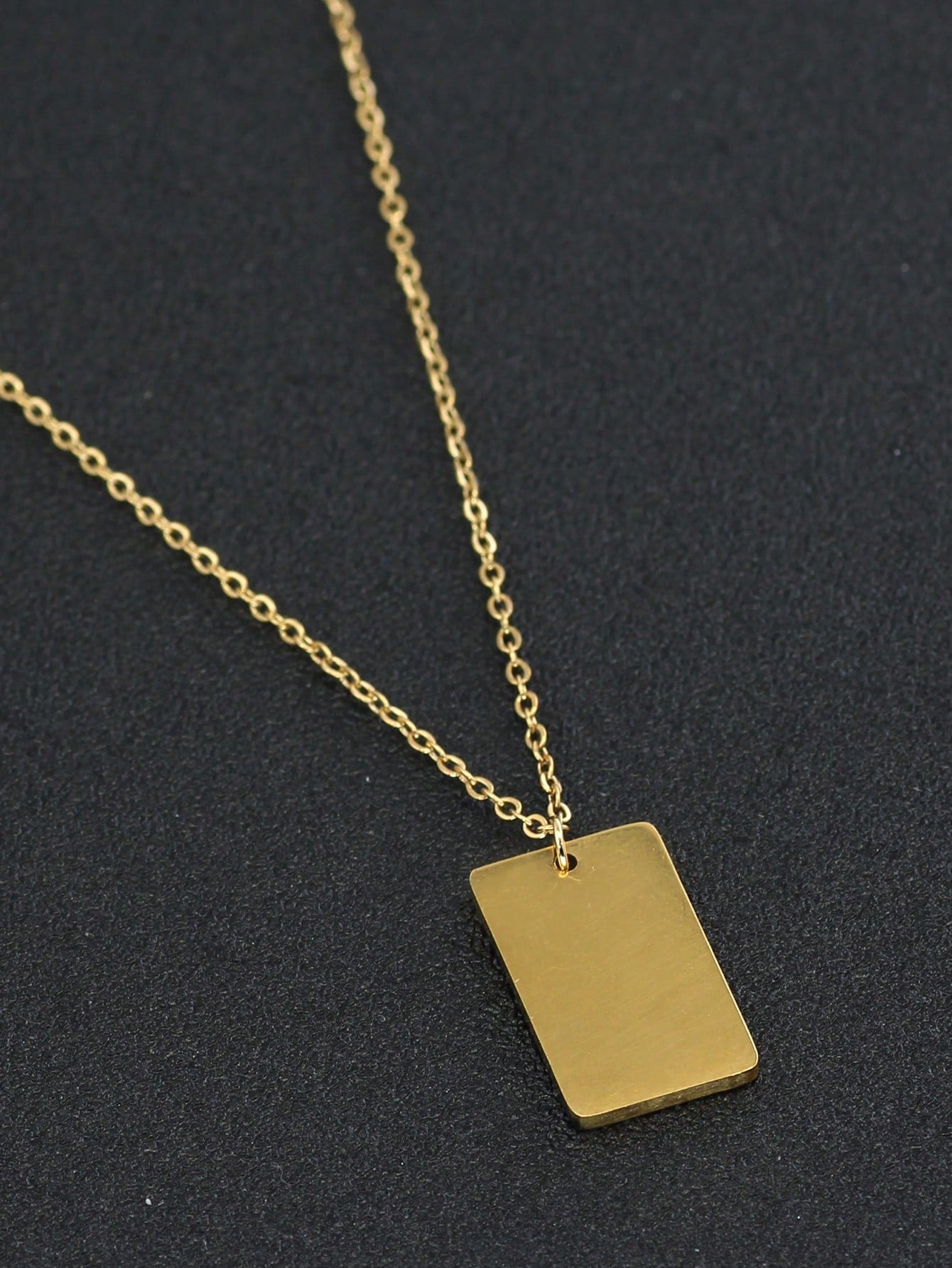 Motherly Love in Geometric Form - A Unique Necklace with 'Mom' Letter Detail