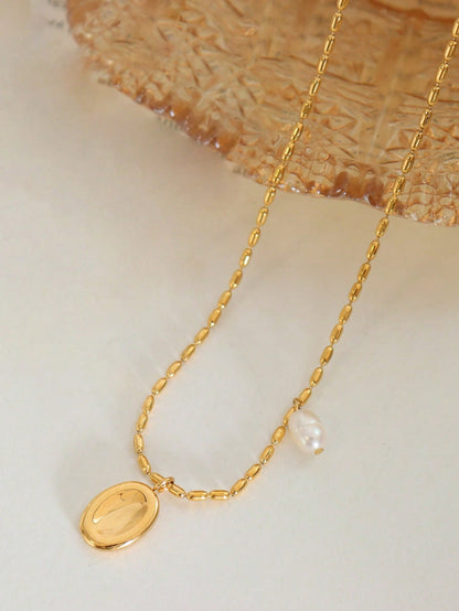 Timeless Elegance: Oval Faux Pearl Pendant Necklace for Daily Enchantment