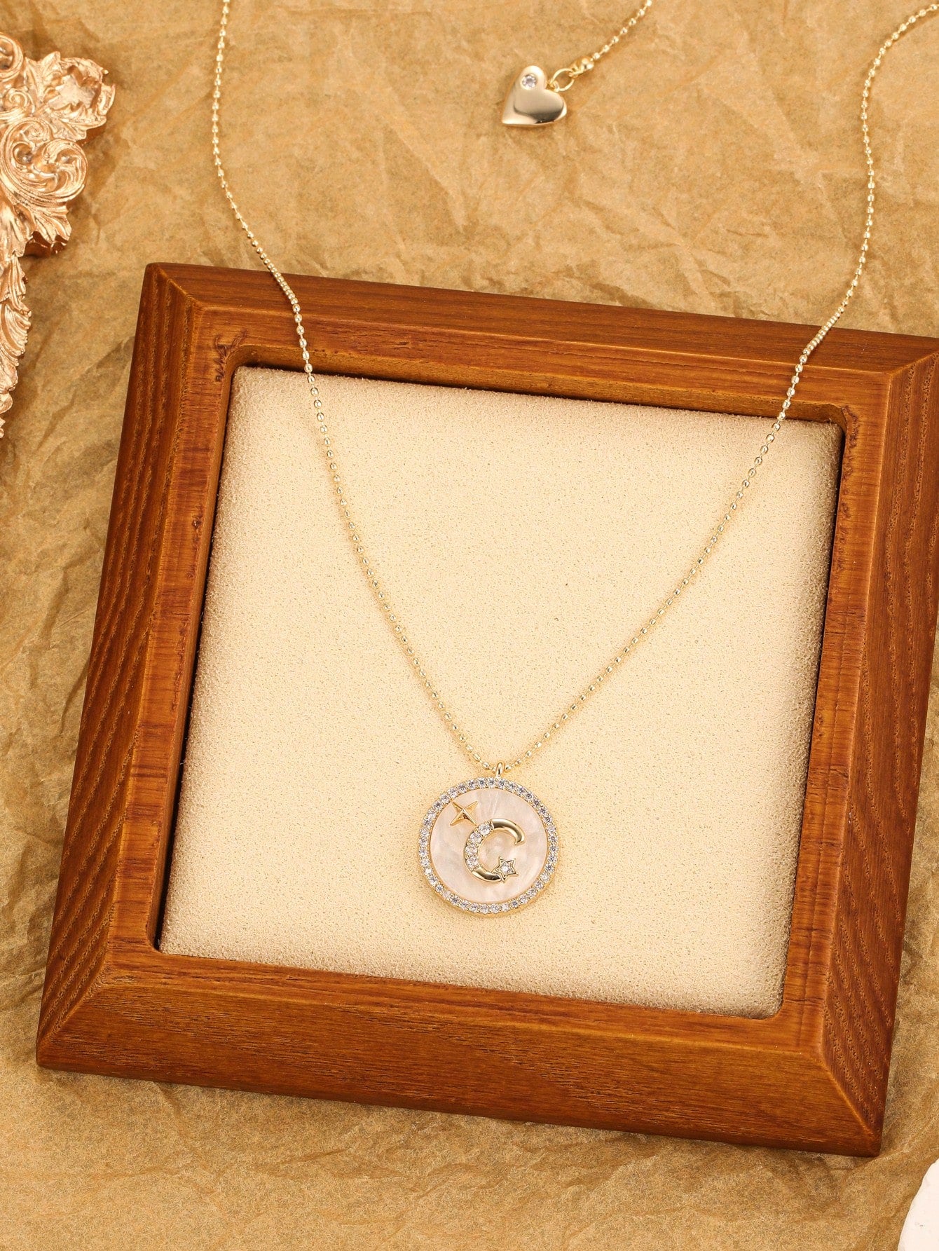 Celestial Whispers: Moon Detail Shell Decor Pendant Necklace - Daily Delight