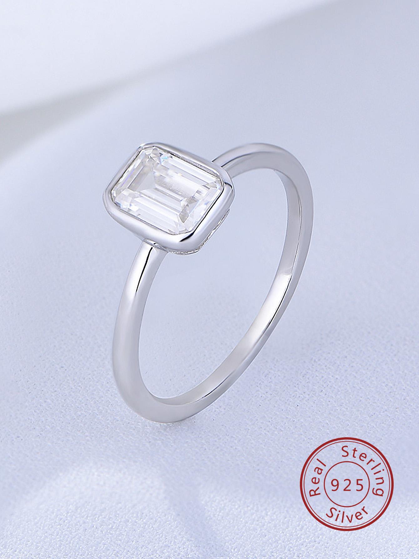 Radiant Reflections: Square Diamond Cubic Zirconia Silver Ring - Fashionably Versatile