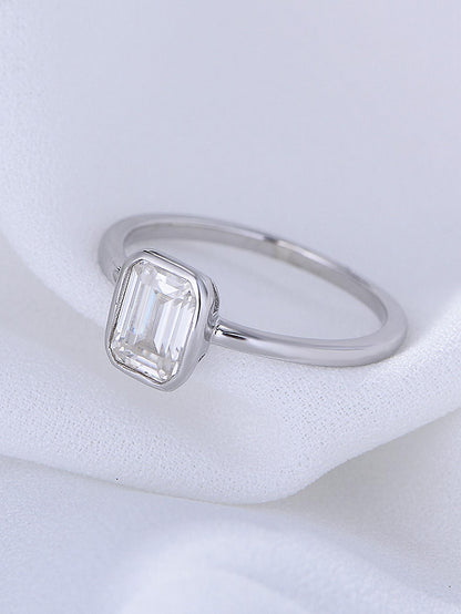 Radiant Reflections: Square Diamond Cubic Zirconia Silver Ring - Fashionably Versatile