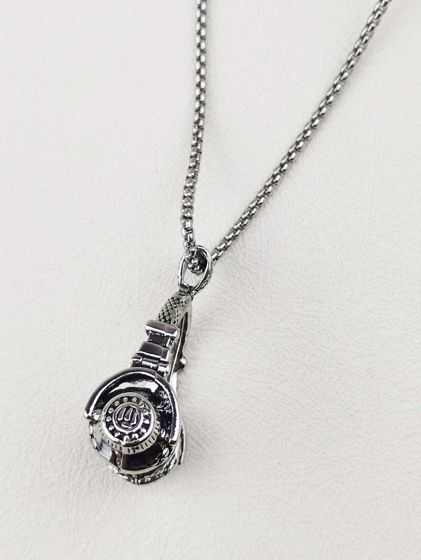 Strength and Style: Men's Fashionable Dumbbell Charm Necklace - Embrace Your Fitness Journey