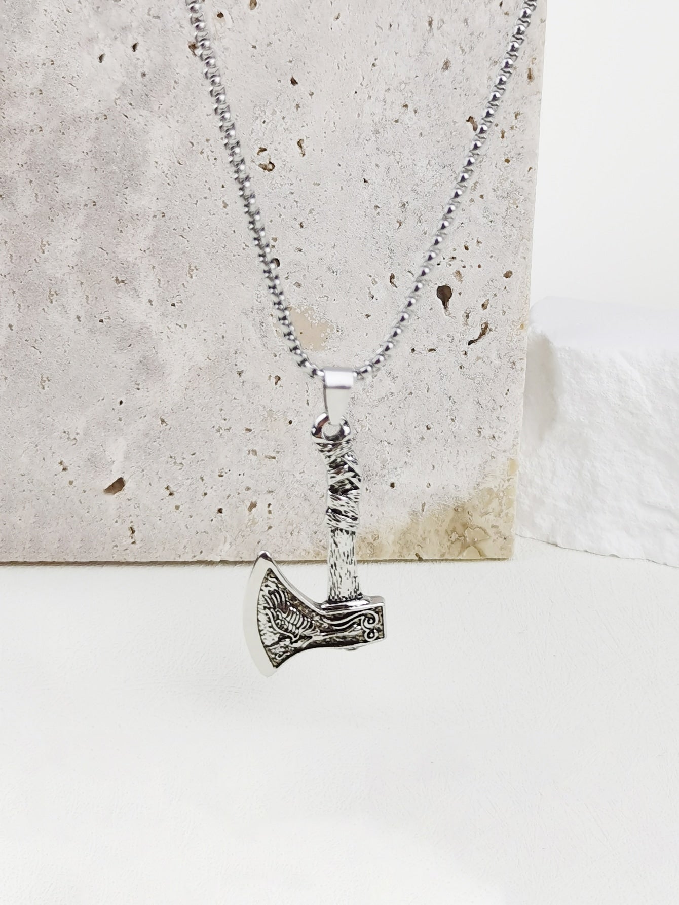 Strength and Style: Men's Fashionable Dumbbell Charm Necklace - Embrace Your Fitness Journey