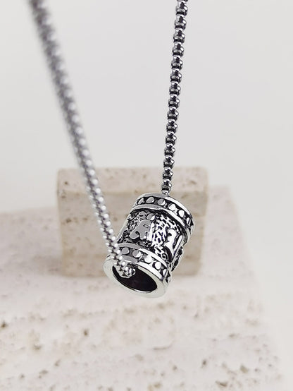 Strength and Style: Men's Fashionable Dumbbell Charm Necklace - Embrace Your Fitness Journey